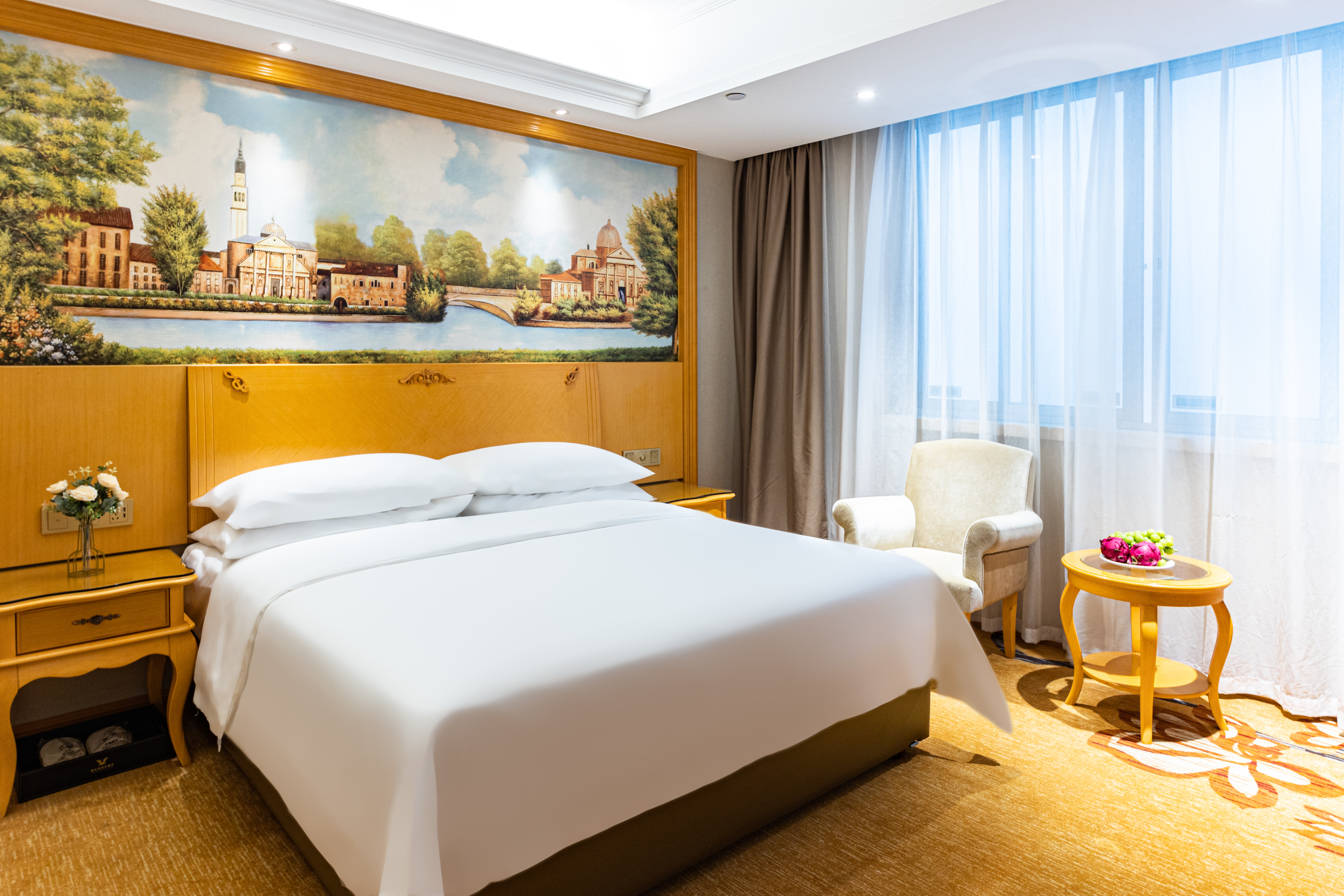 高级大床房（办公区+舒适温馨）