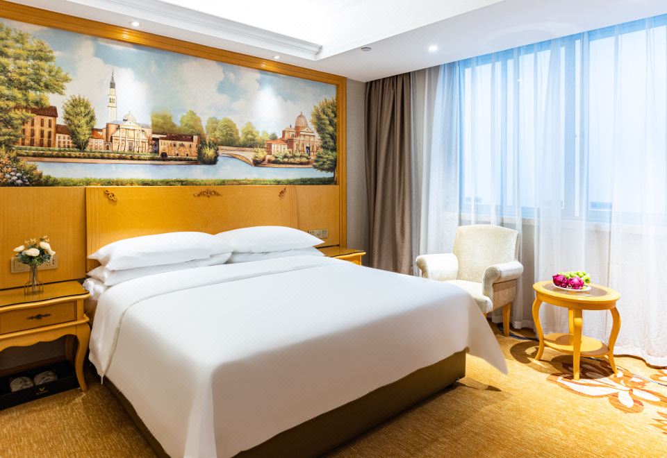 高级大床房（办公区+舒适温馨）