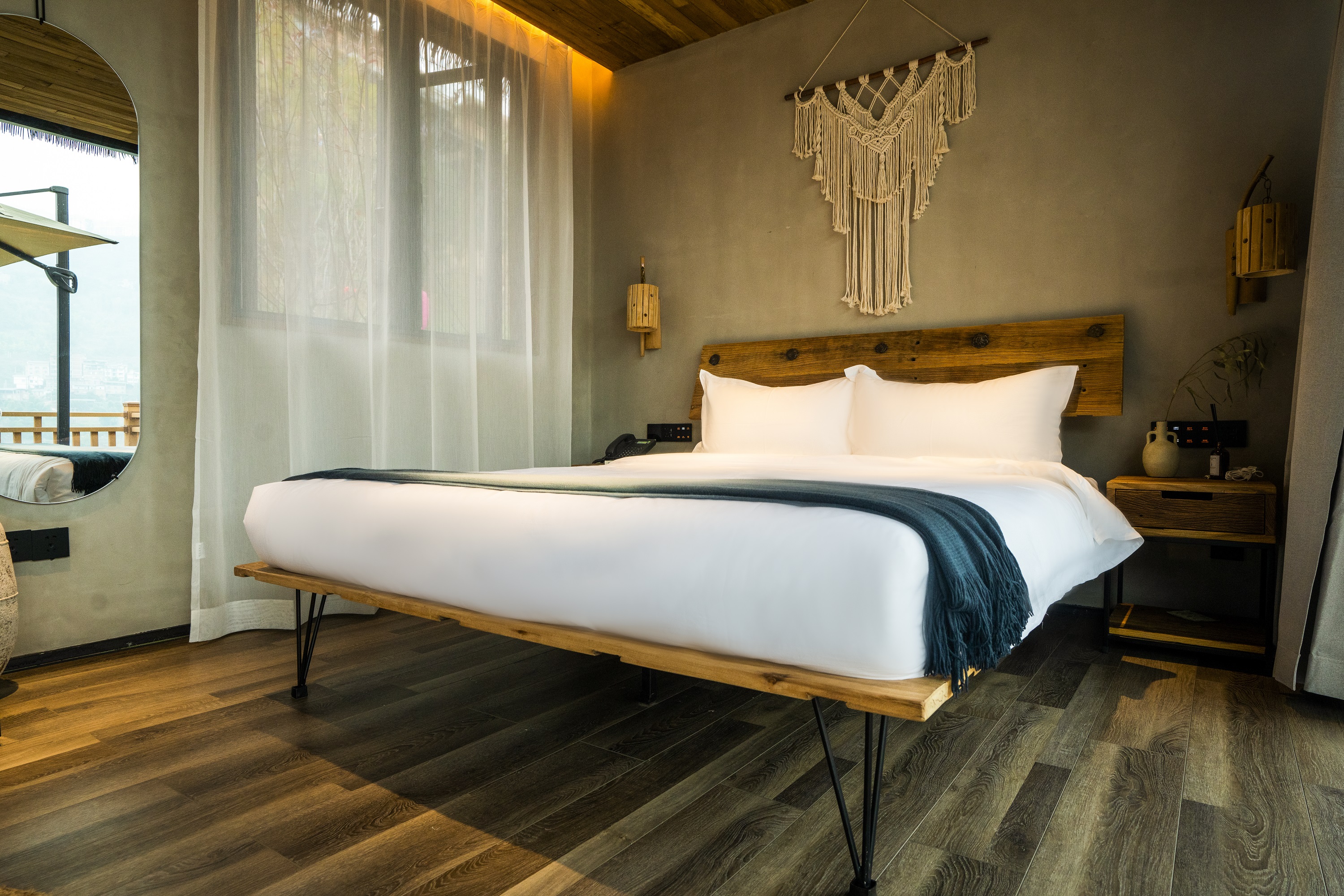 Middle Mountain Hotel渔村别墅大床房