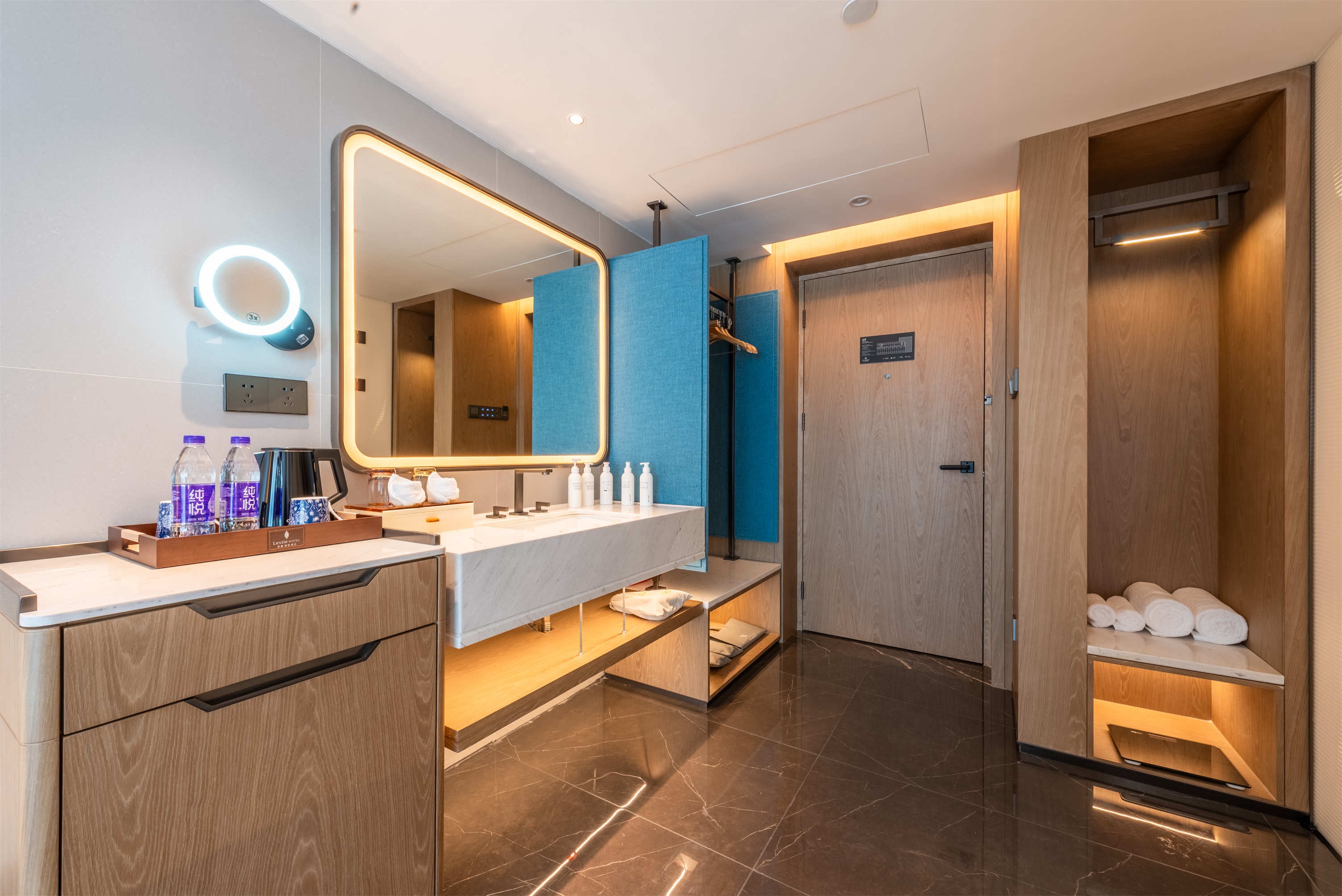 丽致高级大床房（智能客控+深睡床垫+Mini冰箱）