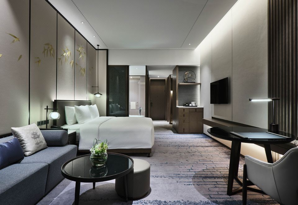 Steigenberger WuxiQueen Room With Lake View