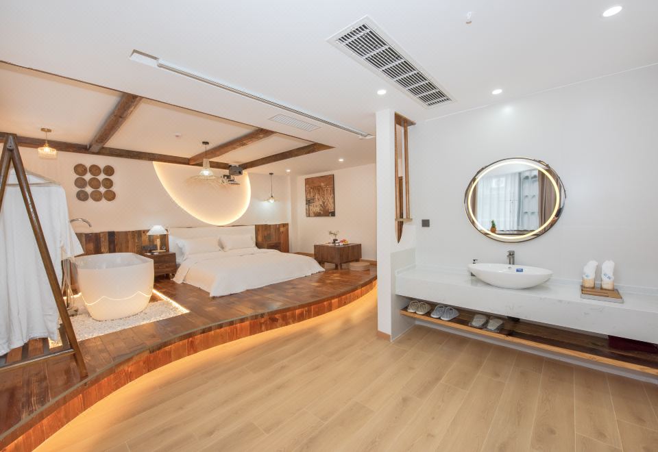 Yue Ji Deluxe Tub Double Bed Room
