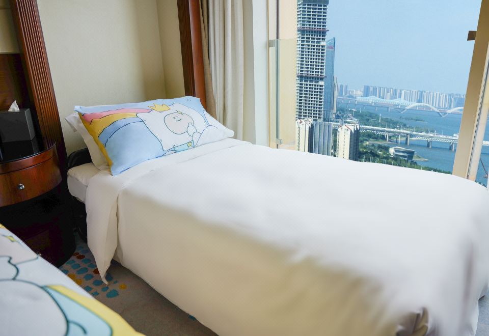 皇冠江景亲子三床房