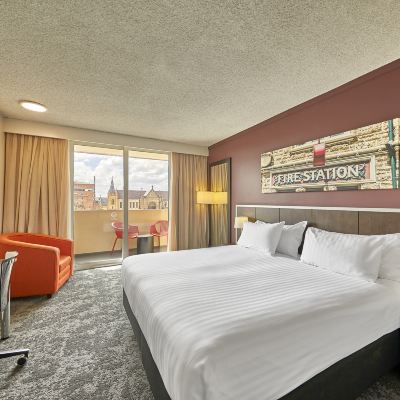 Deluxe Accessible King Room With Balcony