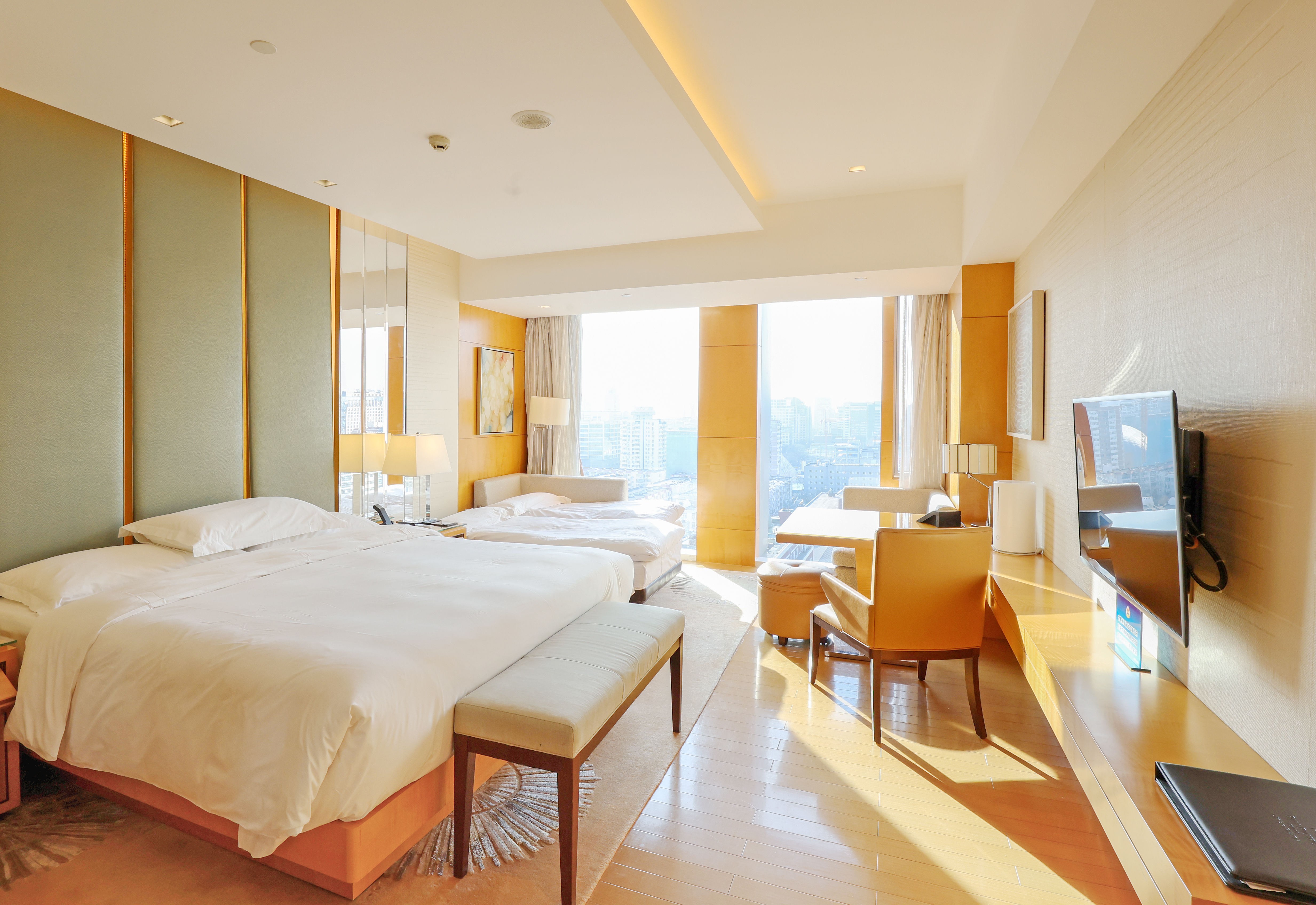 豪华大床三人间