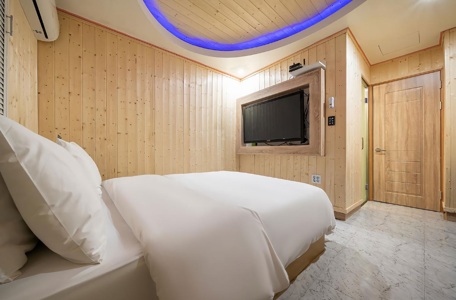 Sinsa Jjack, Seoul - 2026 Prices & Reviews | Trip.com