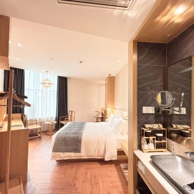 蒹葭居大床房（遮光窗簾+minibar） 建國璞隱飯店（成都太古裡春熙路店）優惠
