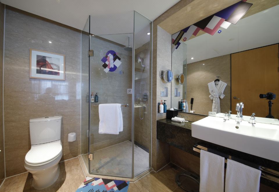 Crowne Plaza Tianjin BinhaiAviation Theme Double Bed Room