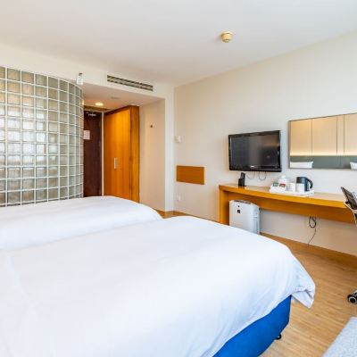 高級雙床房（無窗） 上海金橋中心智選假日飯店優惠