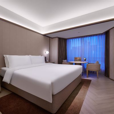 豪華大床房（陽光滿屋，城市夜景、65寸可投屏電視） 桔子水晶北京國貿建國門飯店優惠