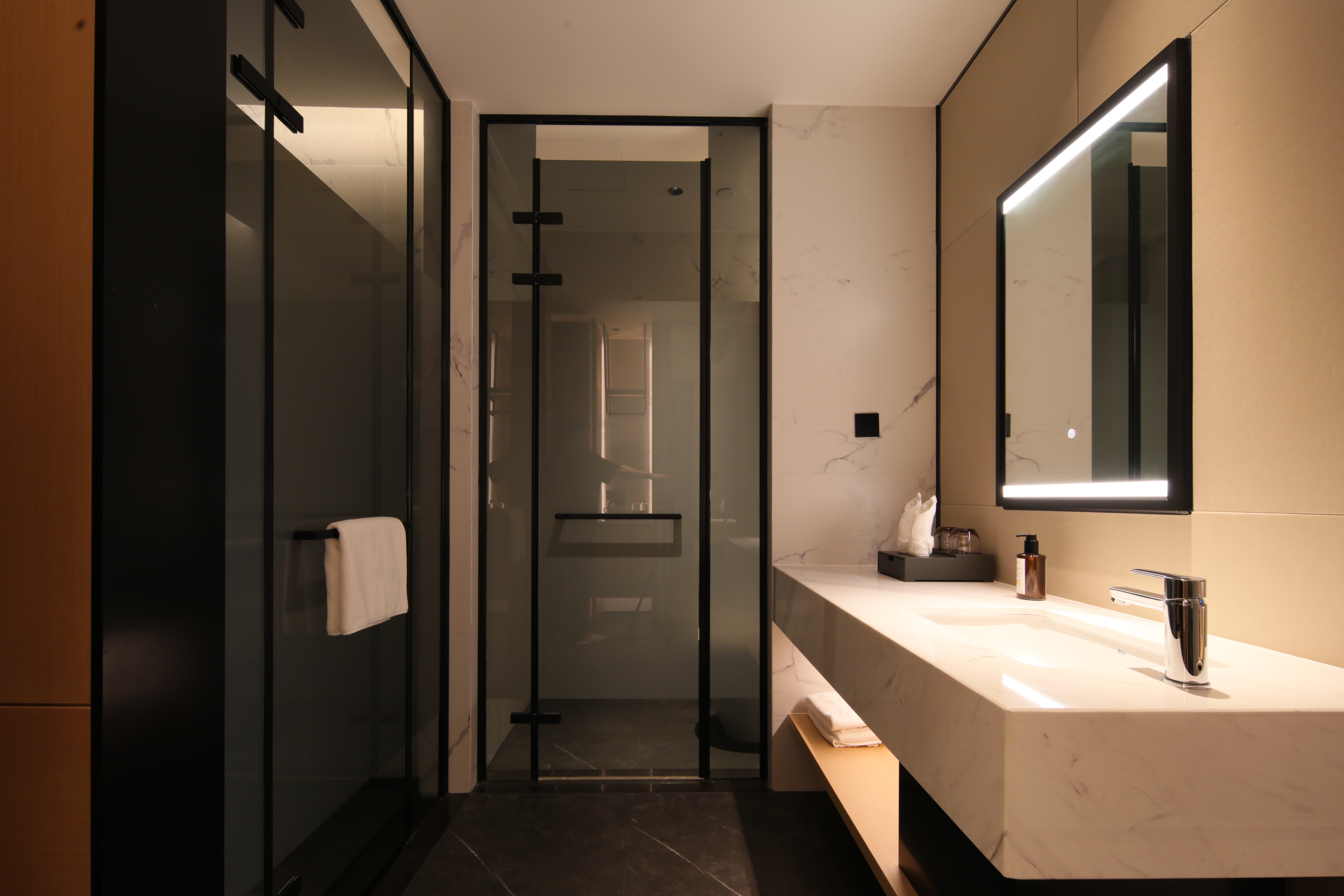 豪华家庭房（投屏电视+大窗户+冰箱）