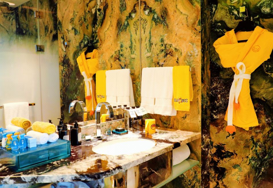 W Hotel XianB.Duck Themed Family Twin Room