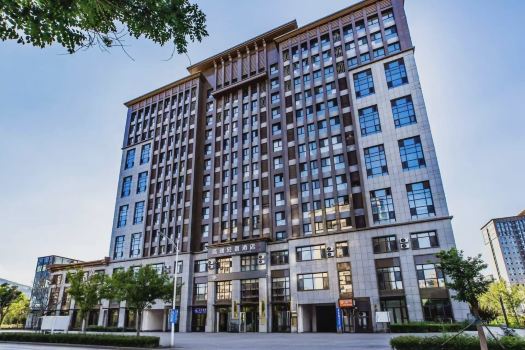 Shengyi Light Luxury Hotel (Chengde South Station Store)