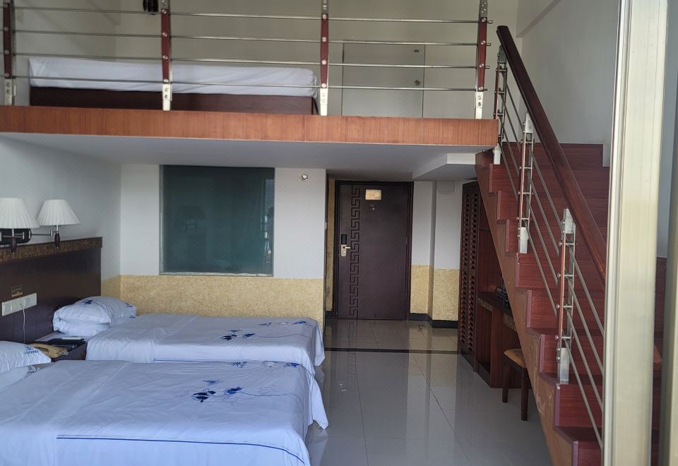 Qixian Riverside HotelDuplex Room - Triple Occupancy, Near River