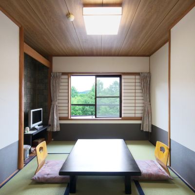 6 Tatami Room