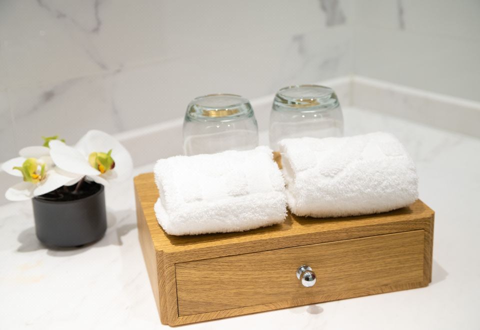 典雅大床房（电视投屏+蒸汽眼罩）