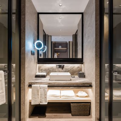 雲和雙床房（手機投屏+小冰箱+藍牙音響） 雲和夜泊飯店（上海虹橋樞紐國展中心店）優惠