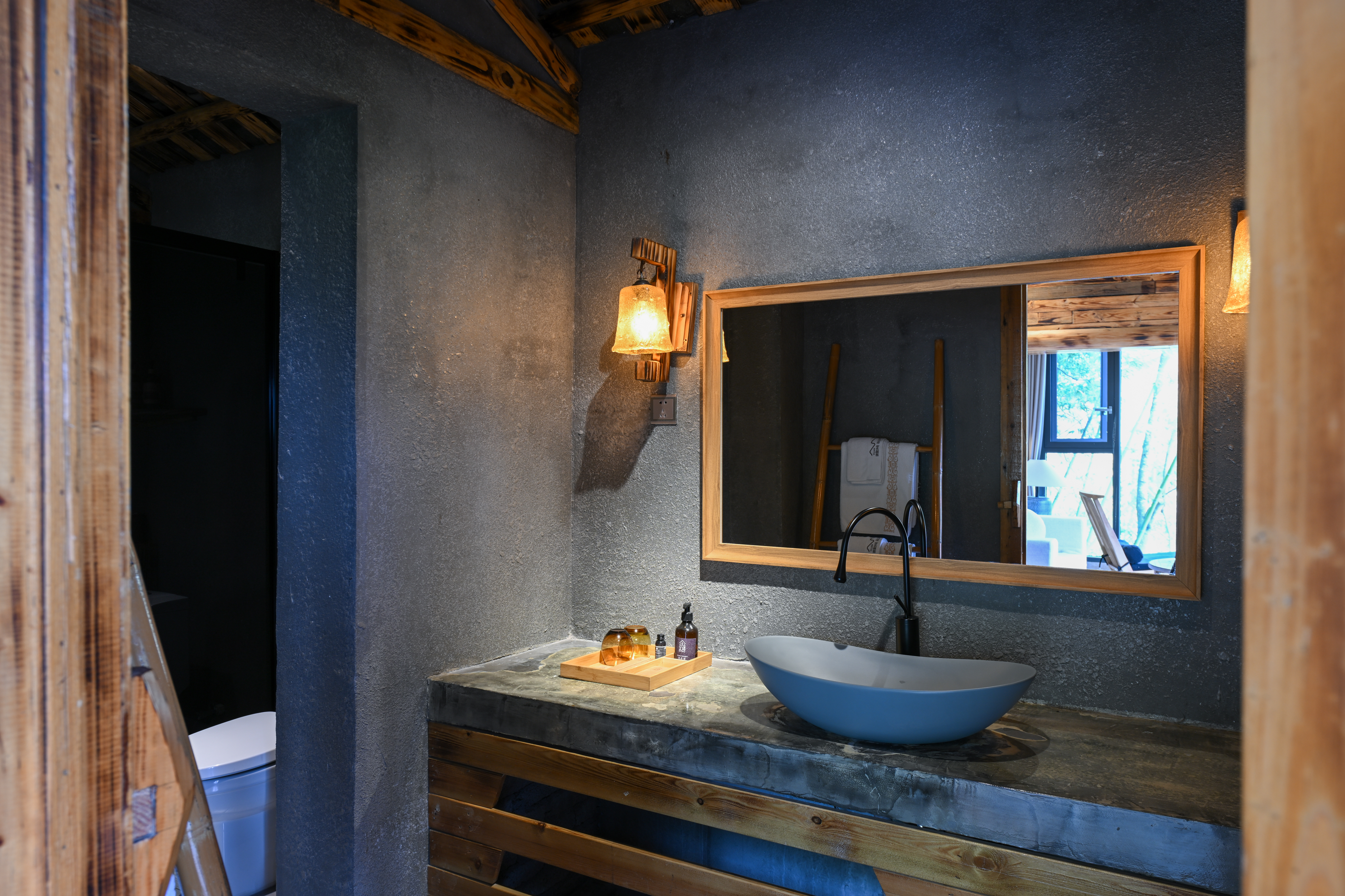 观荷房+超大会客厅+阳台观荷景