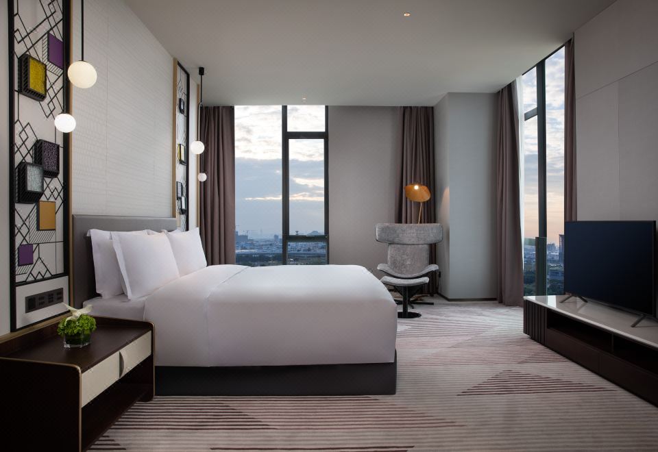 Crowne Plaza Foshan NanhaiPresidential Suite With Connecting Rooms
