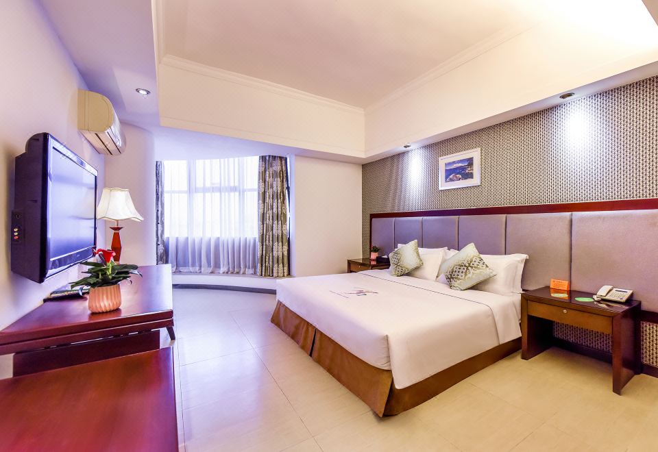 高级大床房「洗浴乾湿分离-灭菌毛巾-采光明亮盈透」