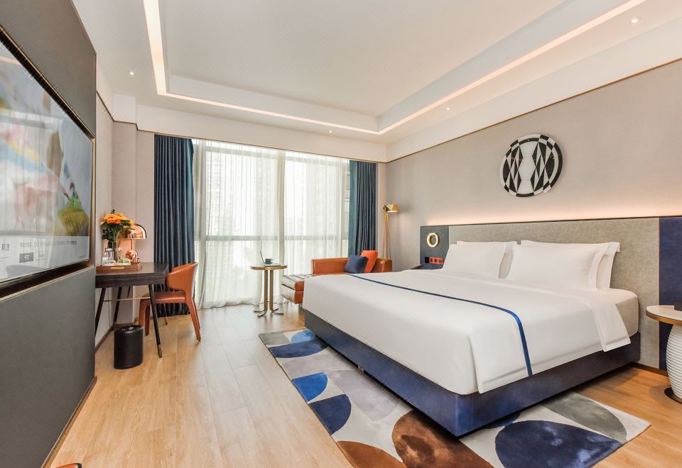 Deluxe Queen Room