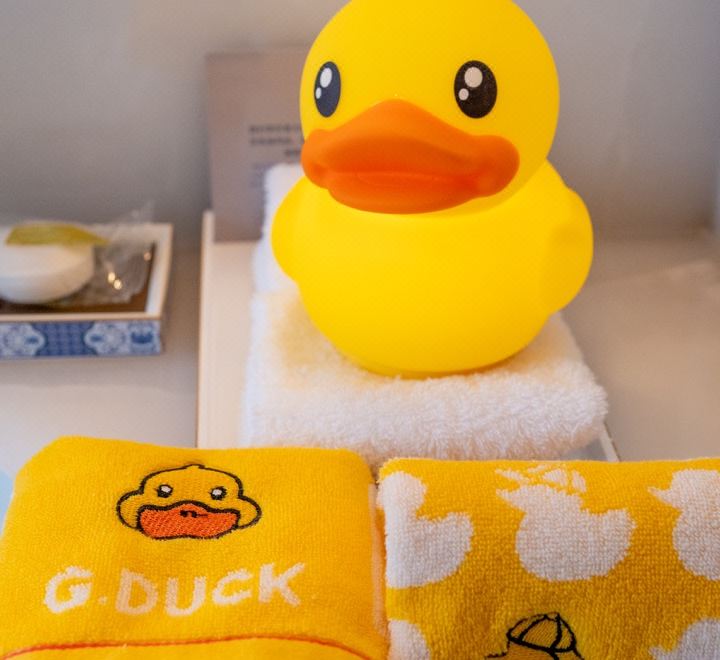 盼酷小黄鸭主题亲子房