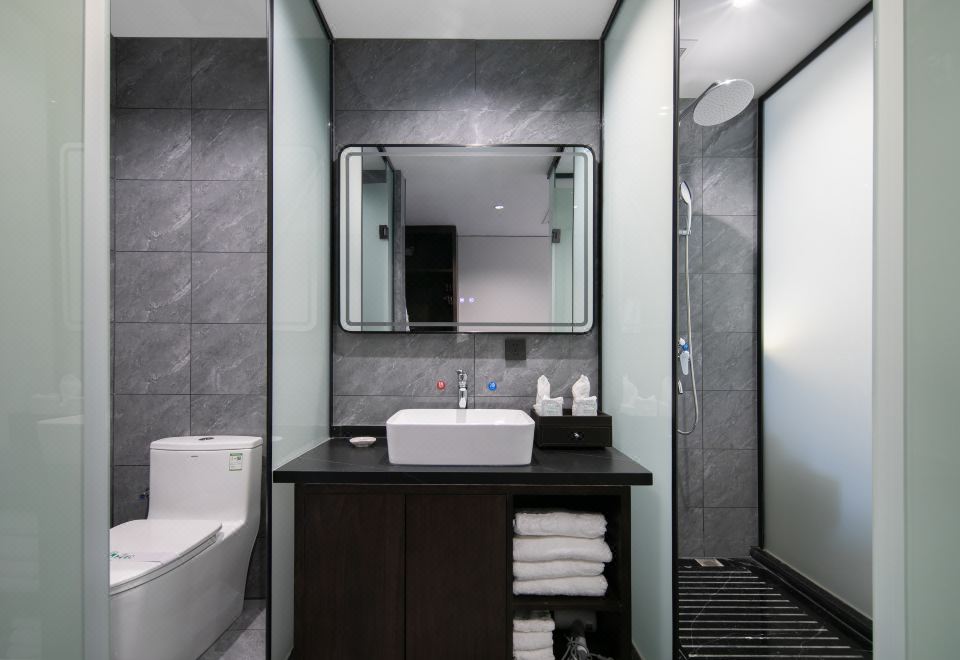 Qian Stream Grand HotelSpecial Queen Room