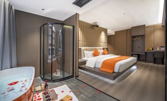 Huaxi Jinse Intelligent Cinema Hotel (Neijiang High-speed Railway North Station)