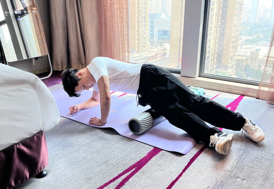 运动健康房（瑜伽垫+跳绳+哑铃）