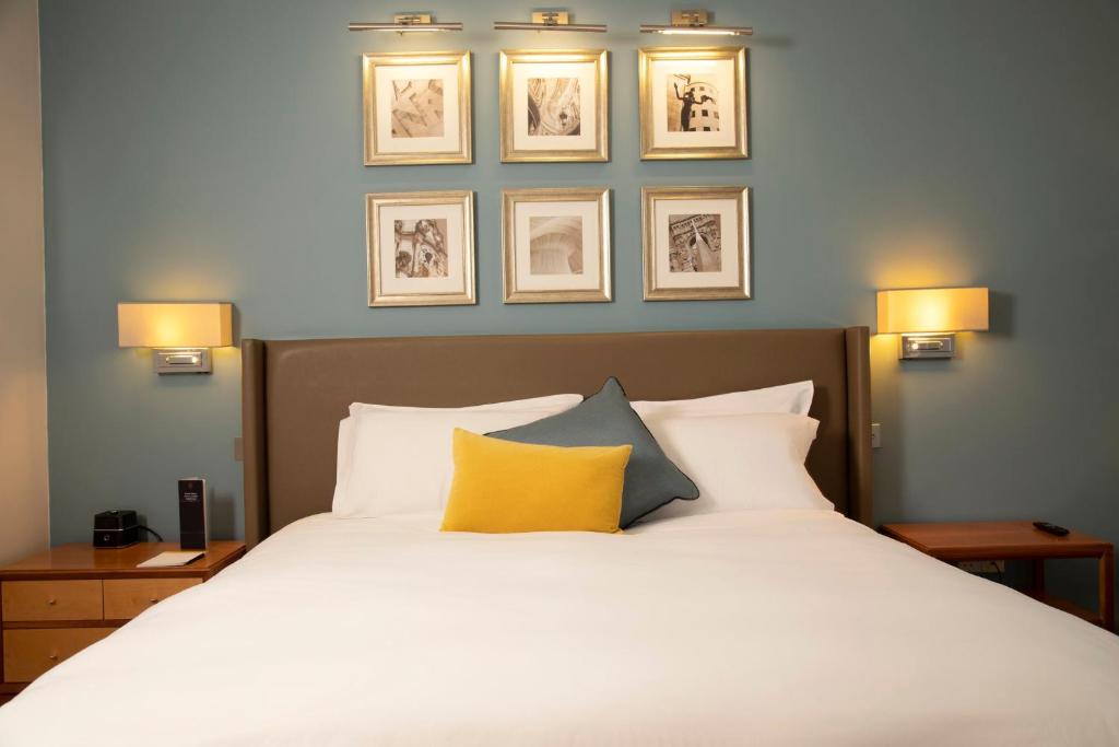 1 张特大床带大阳台