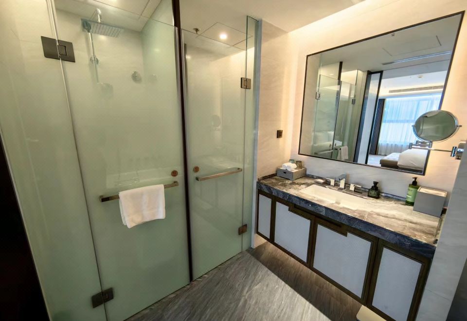 豪華尊享家庭套房（全屋空氣凈化機+全智能客控+冰箱）