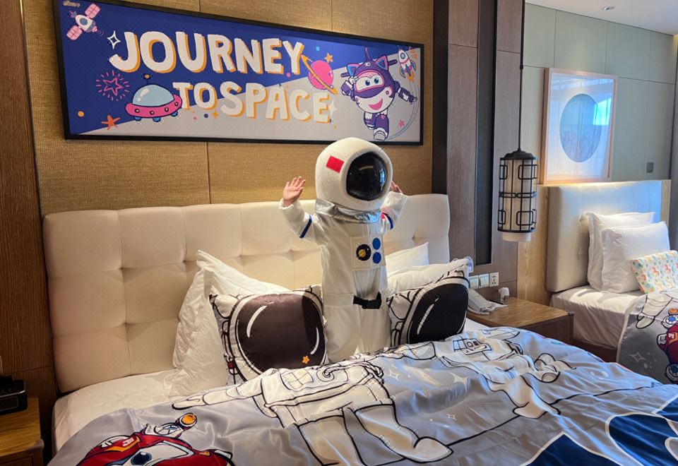 超级飞侠太空主题家庭房