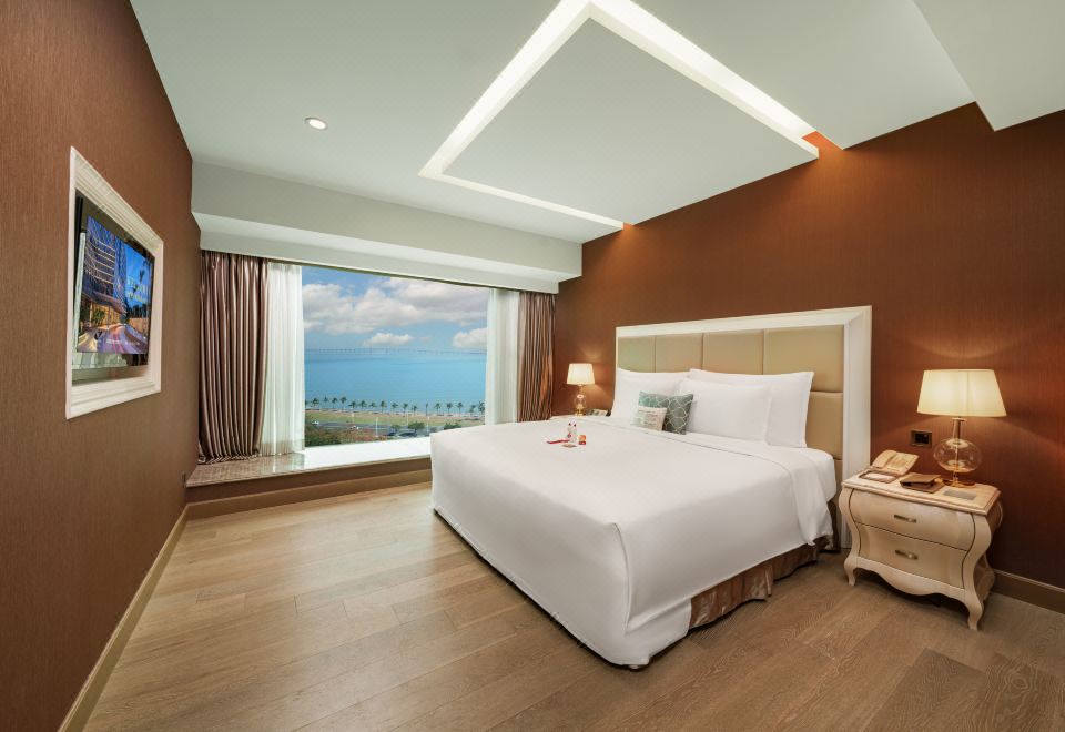 貴賓樓尊貴海景套房（觀港珠澳大橋+270度一線海景）