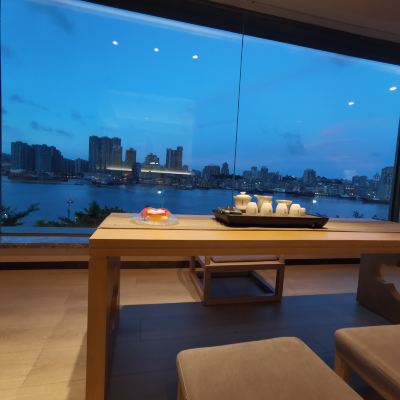 觀澳180°無敵海景套房（獨立浴缸+浴袍+大寸投屏電視） 金名海景公寓（珠海灣仔口岸國際會展中心店）優惠