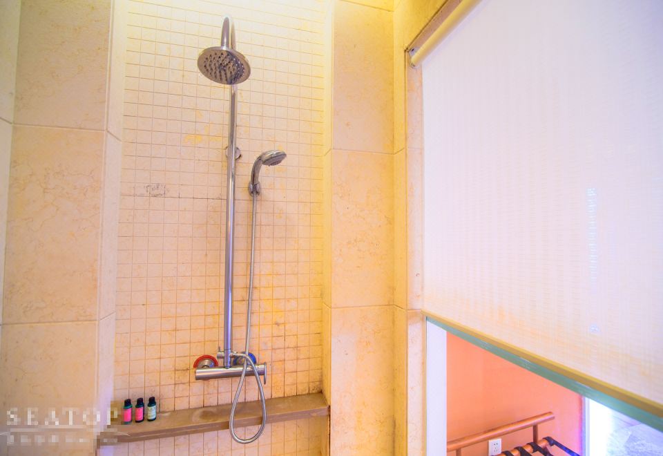 亲子观星家庭套房-一房一厅-欢乐小童房-家庭亲子泡池