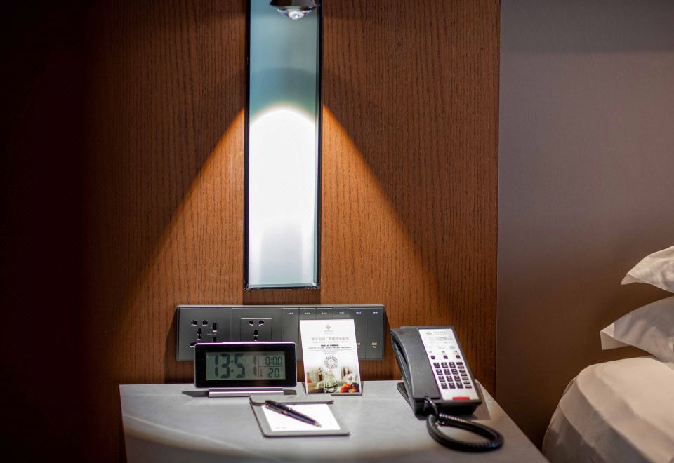 Jinling Yuntai HotelDeluxe Double Room