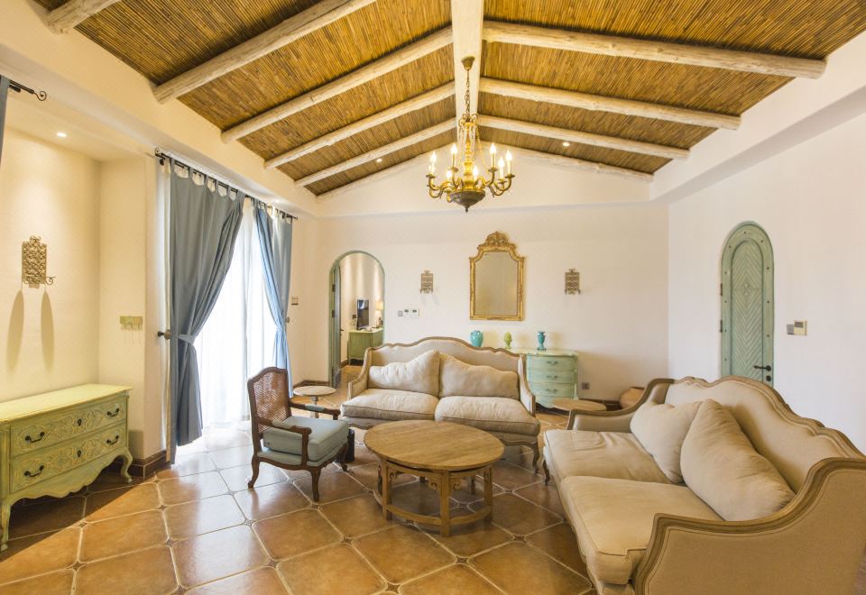 Xikang Yunshe Wellness & Resort HainanVintage Castle Suite