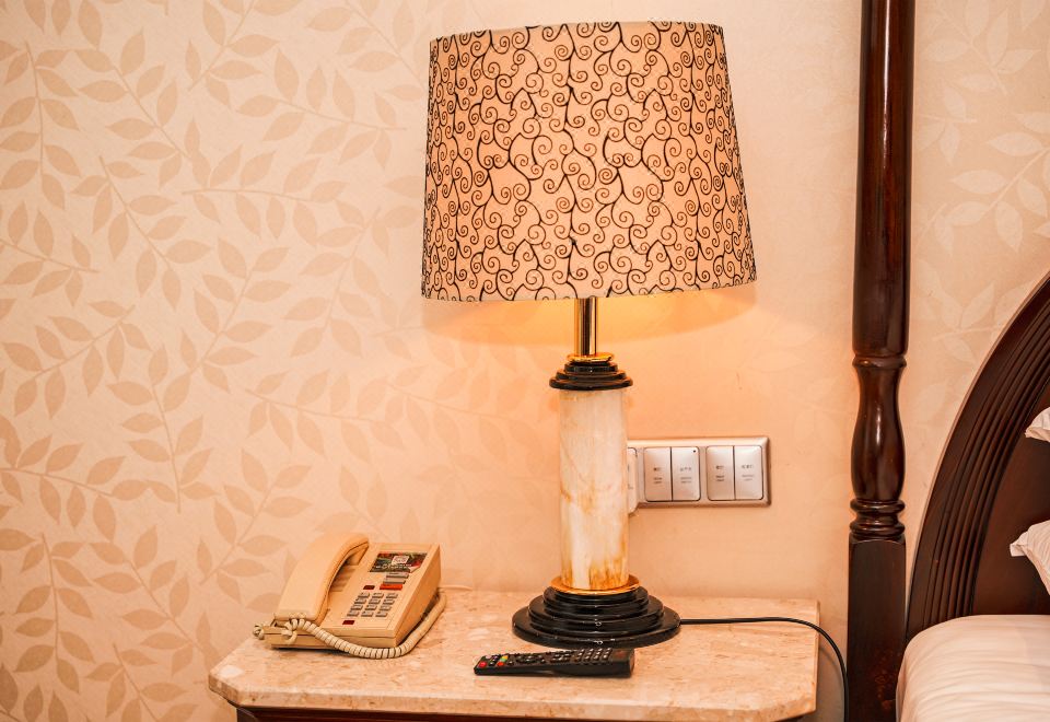 商務湖景雙床房