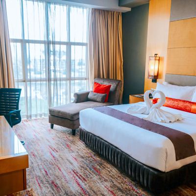 Bilik Premier dengan Katil bersaiz King dengan Pemandangan Bandar Raya Kupon The Waterfront Hotel