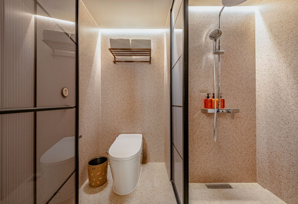 大床房【护脊床垫+65寸电视投屏+小冰箱】