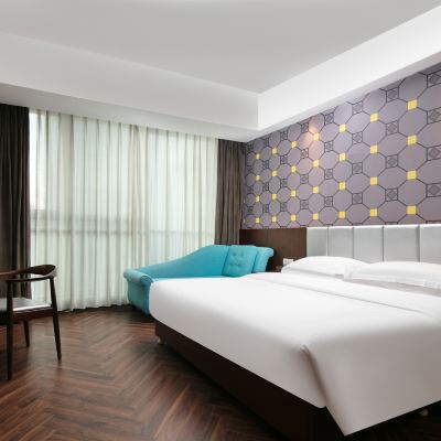 風雅大床房（城市中心夜景-貴妃椅） 錦江都城飯店（長沙五一廣場店）優惠