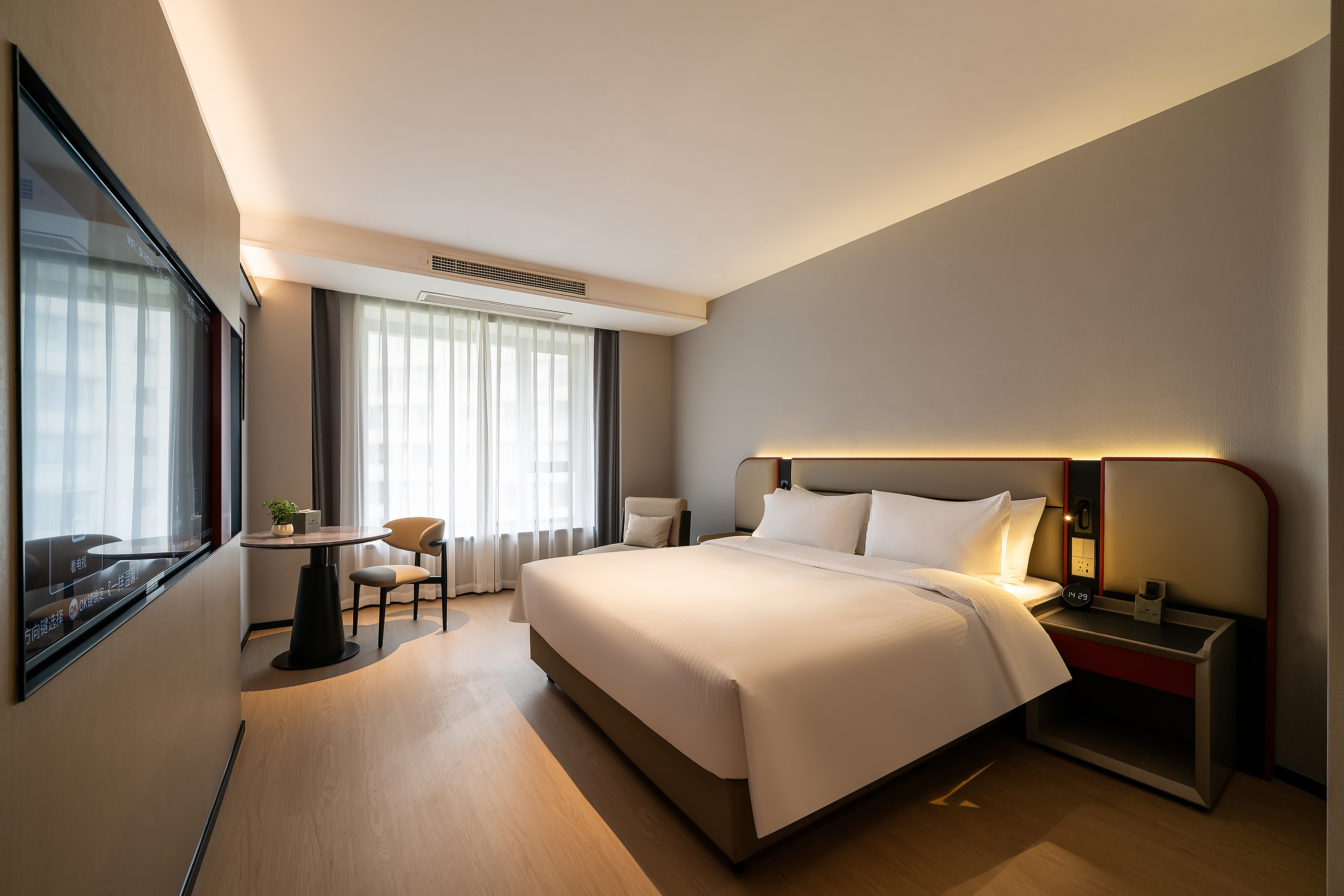 SKJIANSHEHOTELYUNLAN简逸高级大床房（智能语音客控+65寸高清电视）