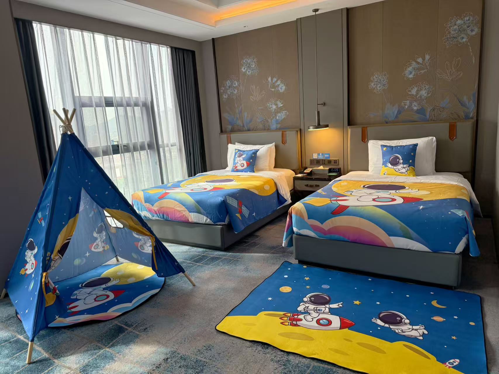 太空主题房