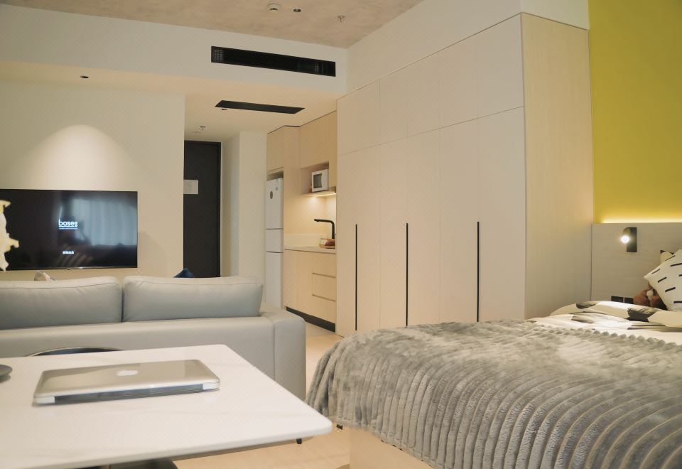 baseLITE-CHANGLIN Serviced ApartmentStandard 1-bedroom Suite (with Kitchen Washing Machine)