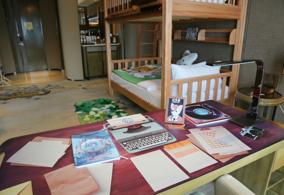 神探迈克狐亲子主题套房（沉浸剧本体验+双层小童床）