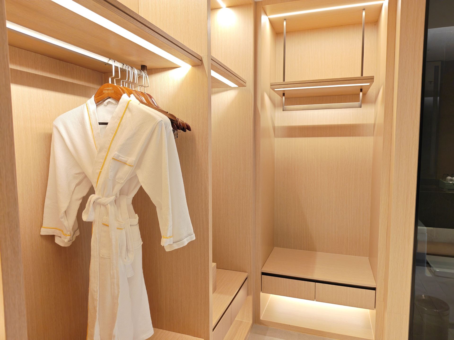 Premier Room (Double Bed)