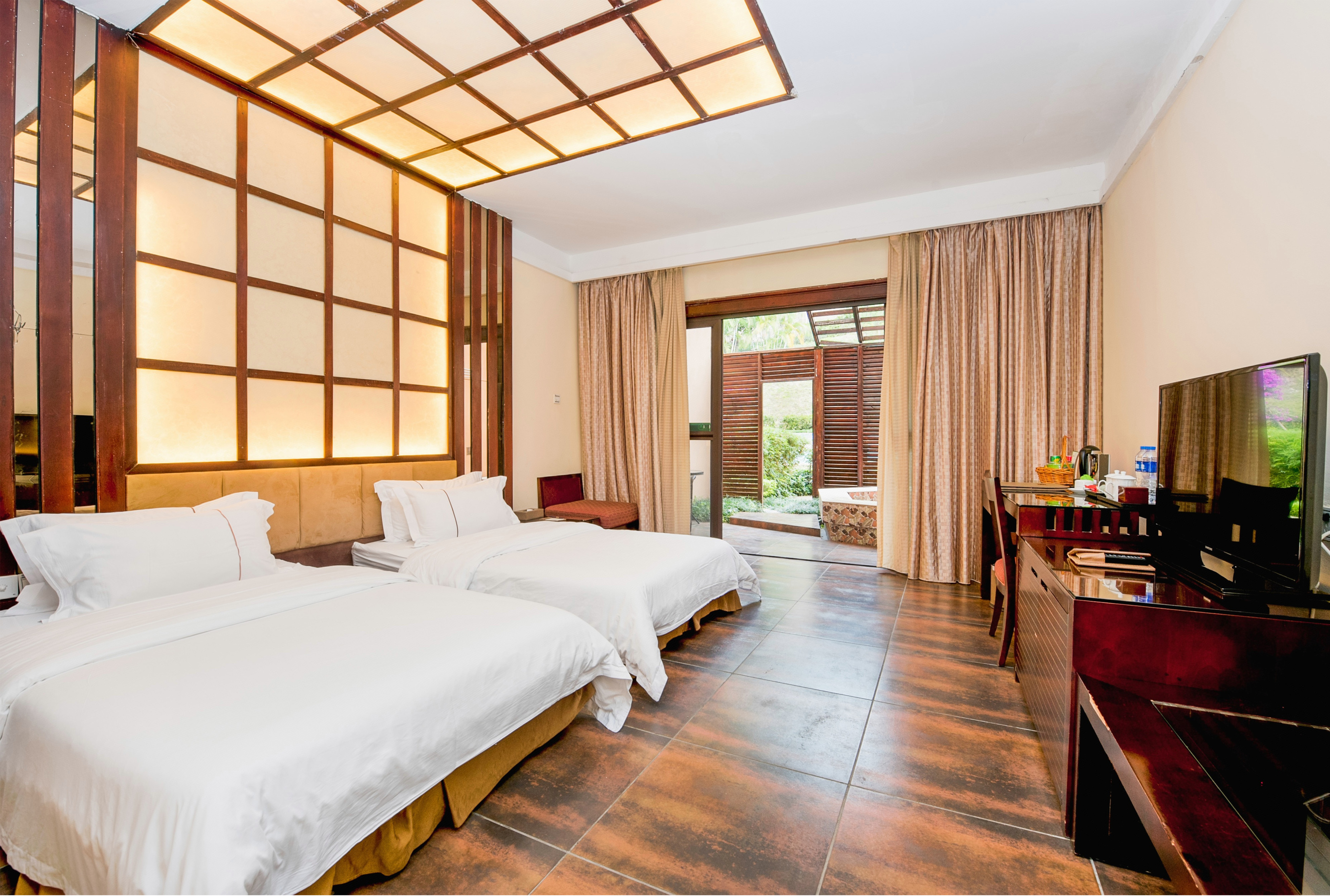 亲水别墅花园复式房|客房直达泳池|独立温泉池