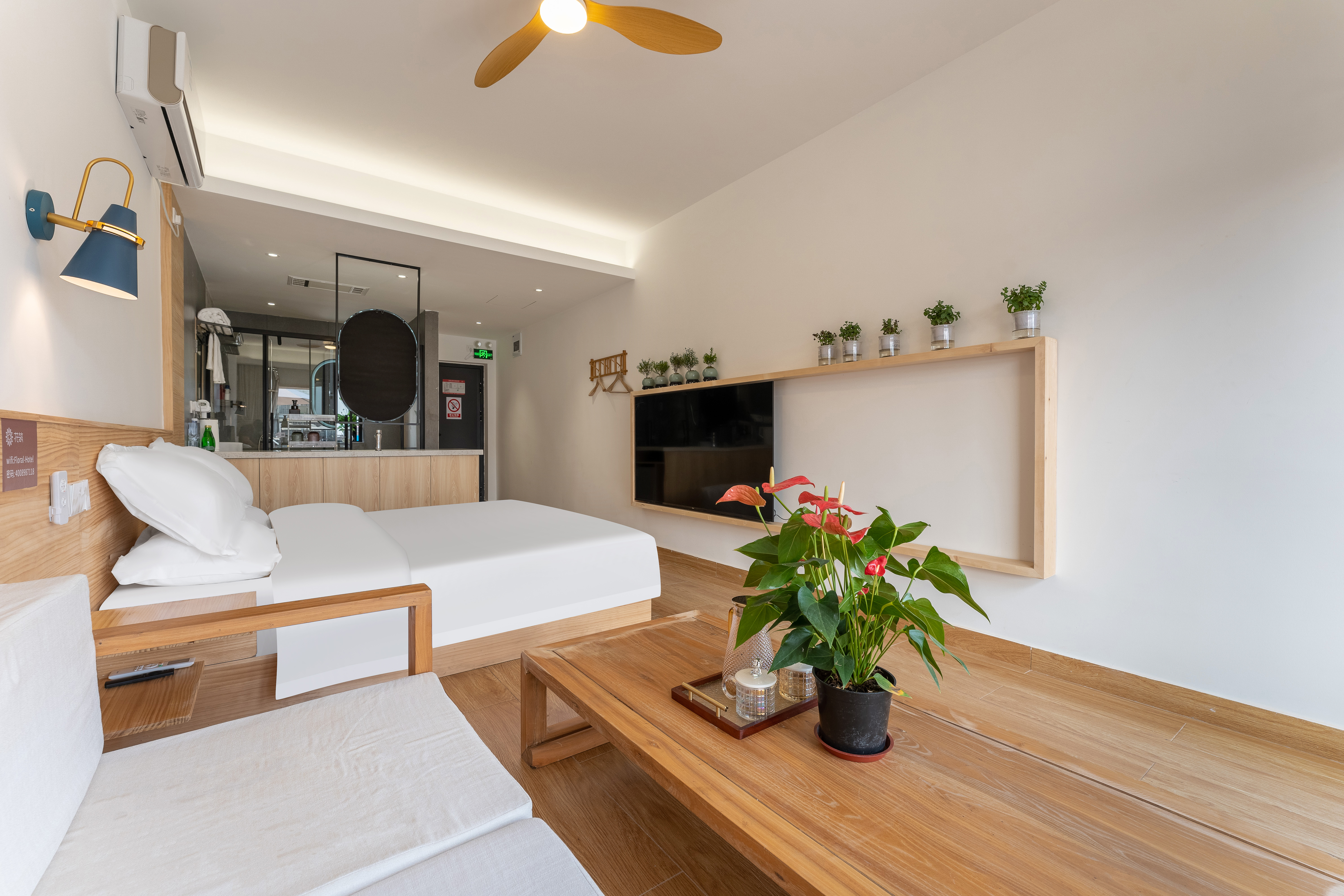 东井·露台大床房丨小冰箱+品茶露台+古桥河景