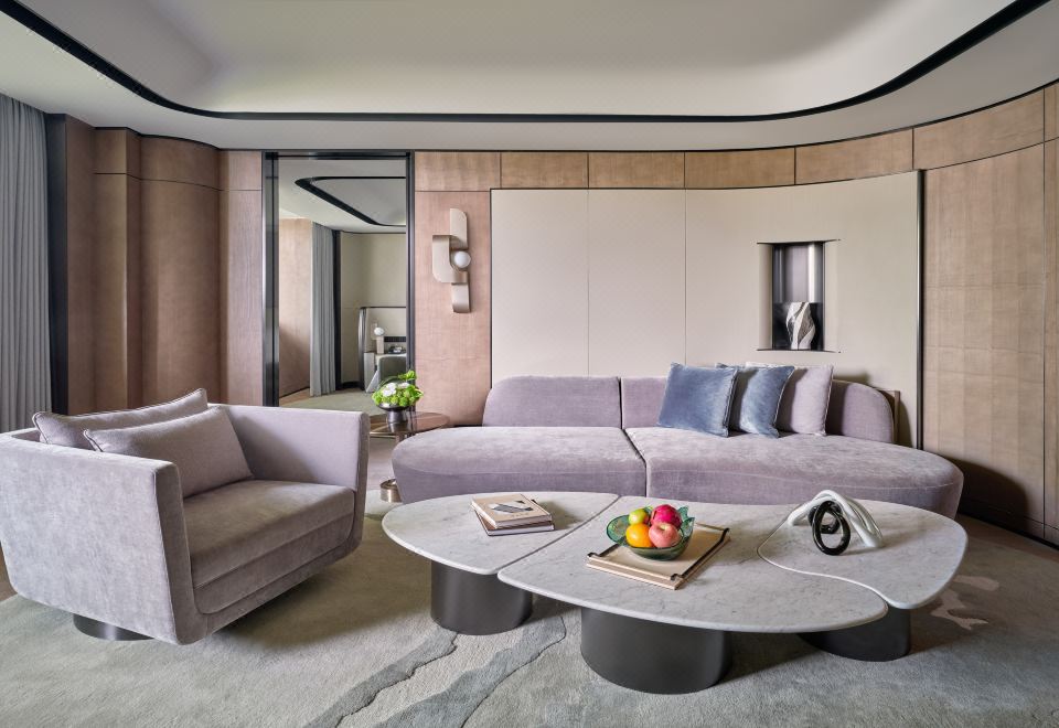 单卧湖景行政套房