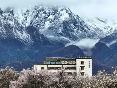 Pingcuokangsang Xuelitaohua Vacation Manor Hotels in 